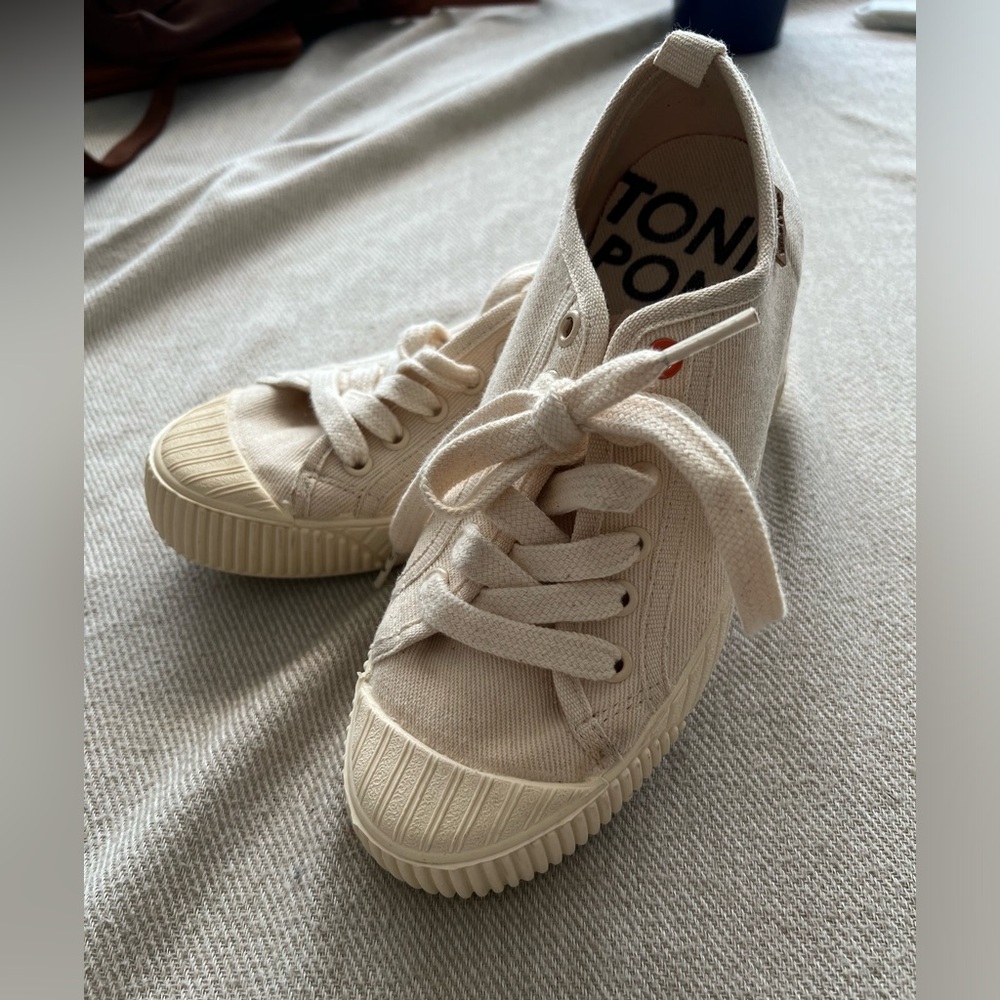 NWOT TONI PONS Women's low-top trainers in recycled fabric